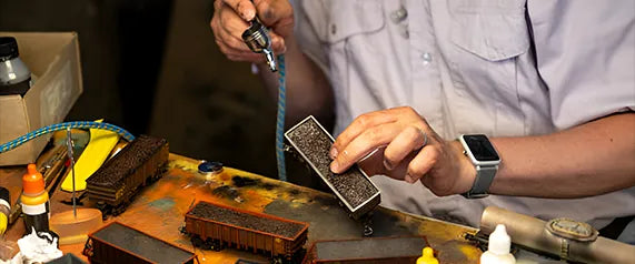 How to Choose Suitable Types of Airbrush Paint for Your Needs?