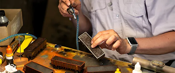 How to Choose Suitable Types of Airbrush Paint for Your Needs?